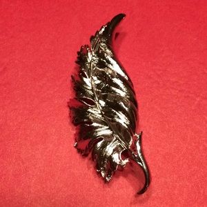 Coro folded leaf brooch